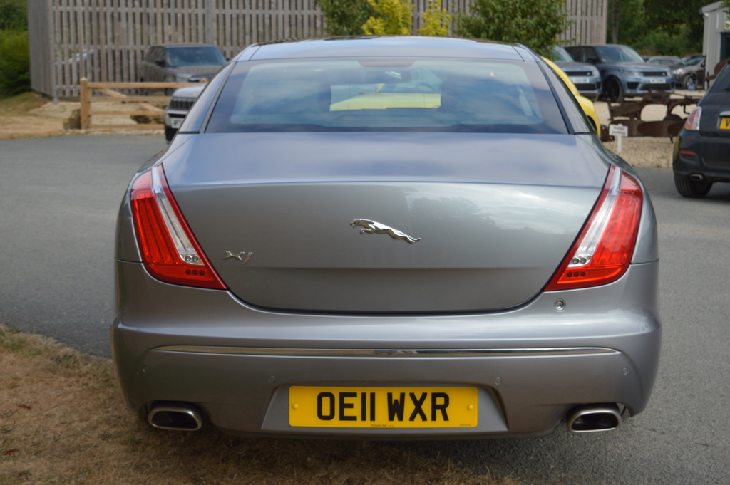 Jaguar XJ Saloon 3.0D  #11