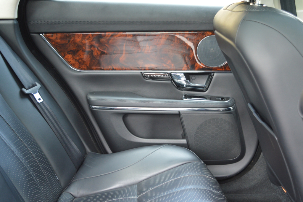 Jaguar XJ Saloon 3.0D  #22