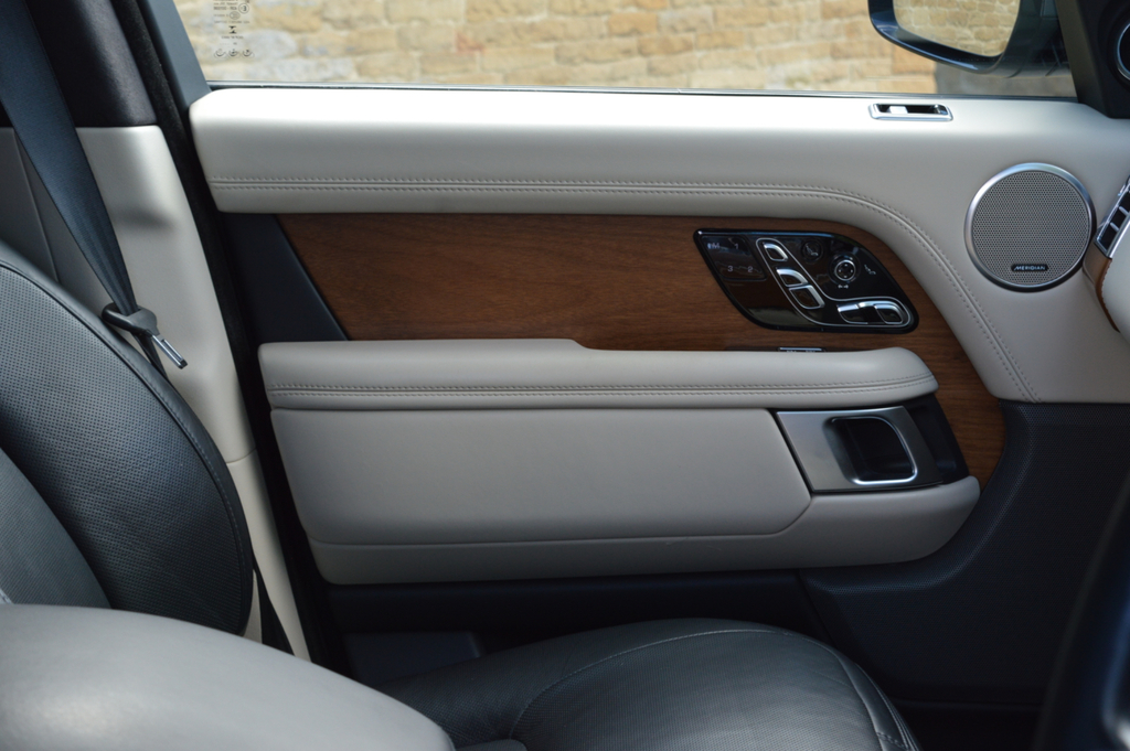 Land Rover Range Rover 2.0 P400e Westminster Blue #38