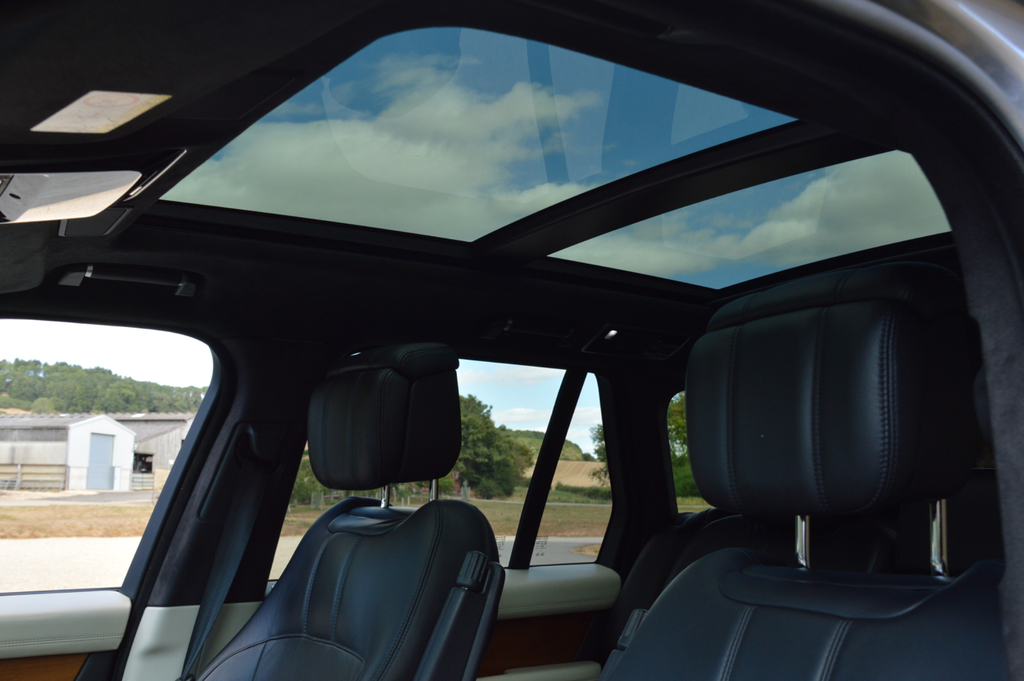 Land Rover Range Rover 2.0 P400e Westminster Blue #61
