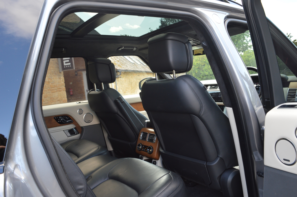 Land Rover Range Rover 2.0 P400e Westminster Blue #30
