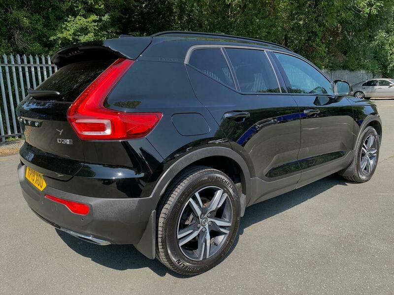 Volvo XC40 2.0 D3 R-design Black #3