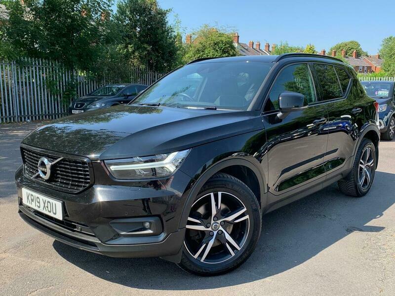 Volvo XC40 2.0 D3 R-design Black #2