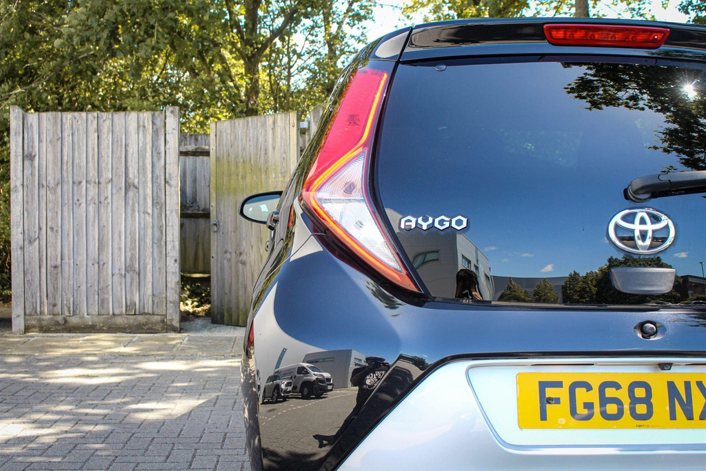 Toyota Aygo 1.0 Vvt-i X-plore Euro 6 FG68NXS Black #6