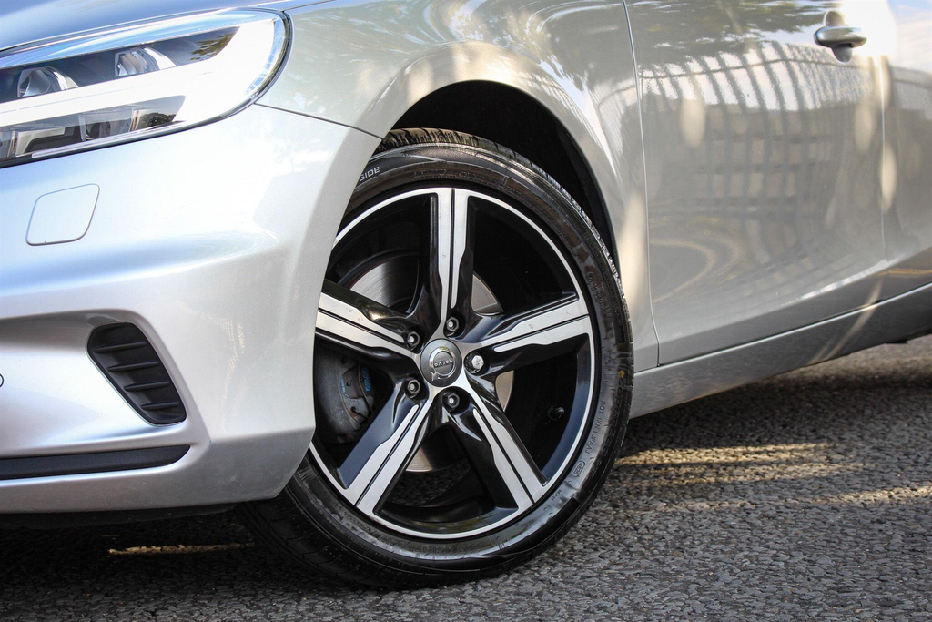 Volvo V40 2.0 T2 R-design Edition Euro 6 Ss FY69MTU #3