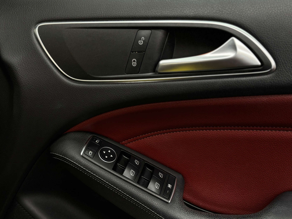 Mercedes-Benz B Class Hatchback Silver #50