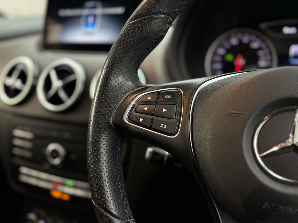 Mercedes-Benz B Class Hatchback Silver #45