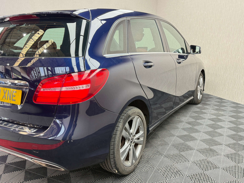 Mercedes-Benz B Class Hatchback Silver #28