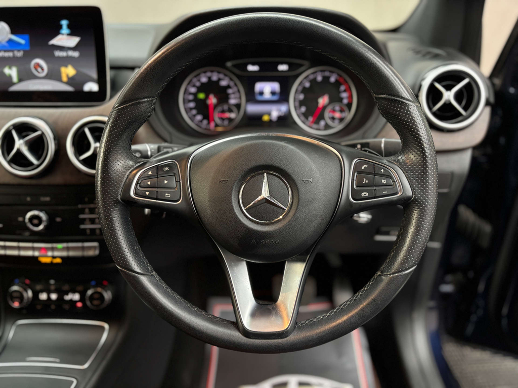Mercedes-Benz B Class Hatchback Silver #32