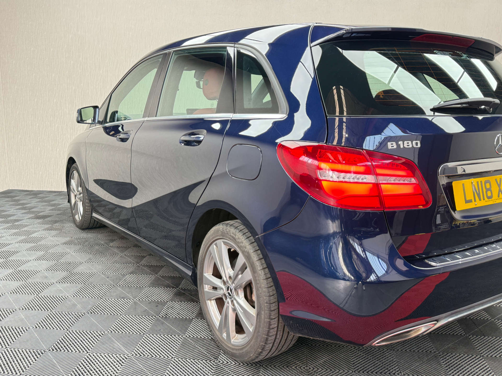 Mercedes-Benz B Class Hatchback Silver #26