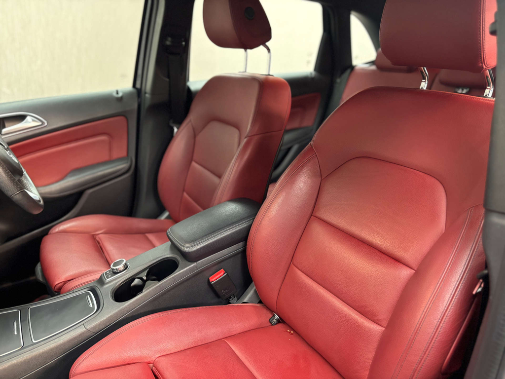 Mercedes-Benz B Class Hatchback Silver #35