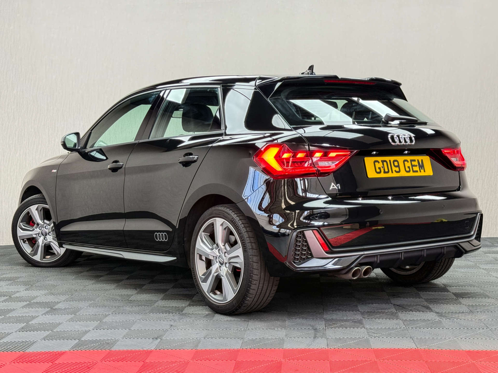 Audi A1 Tfsi 40 S Line Competition Sportback S Tron #2