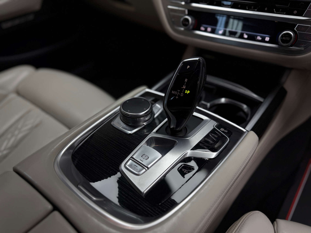 BMW 7 Series M Sport Black #44