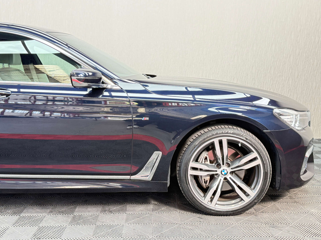 BMW 7 Series M Sport Black #16
