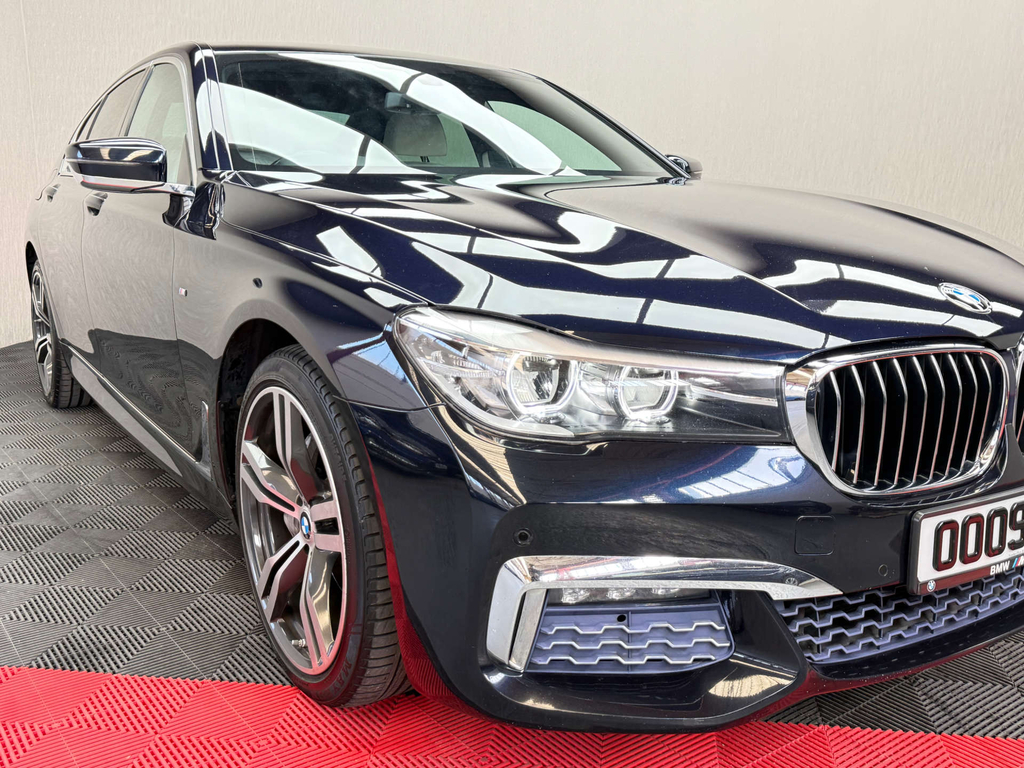 BMW 7 Series M Sport Black #10