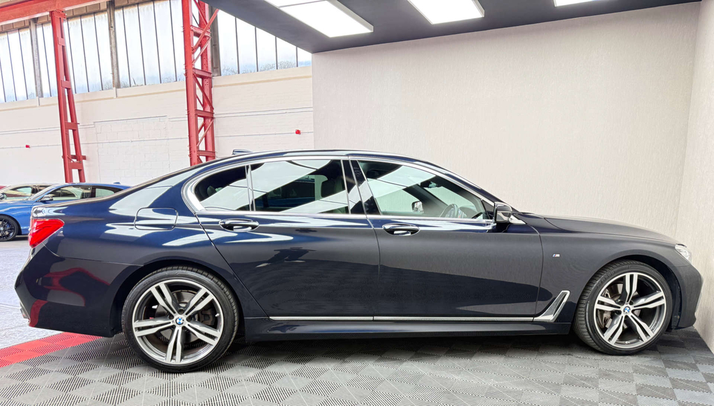 BMW 7 Series M Sport Black #24