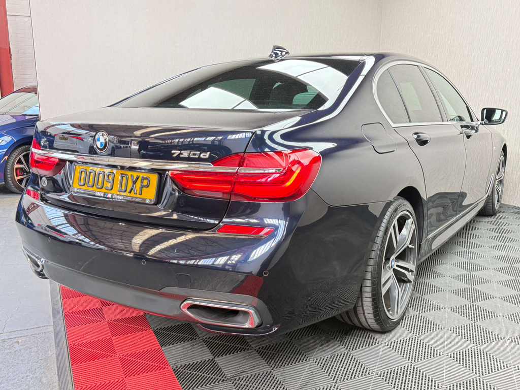 BMW 7 Series M Sport Black #21