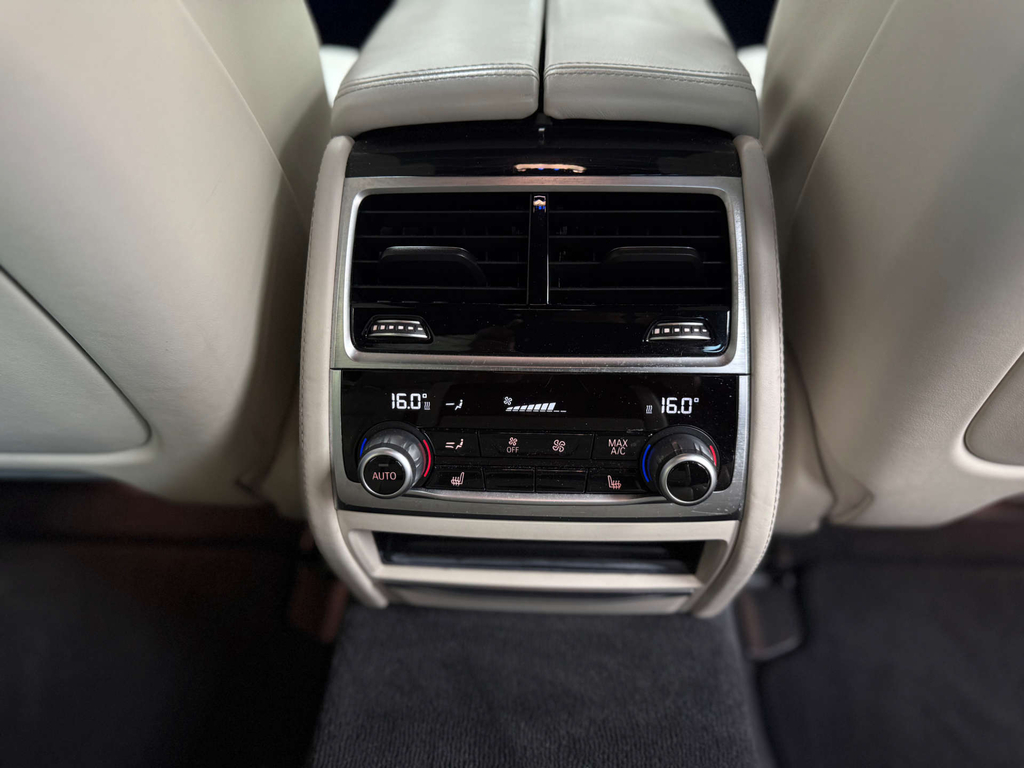 BMW 7 Series M Sport Black #43