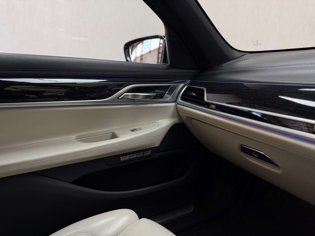 BMW 7 Series M Sport Black #56