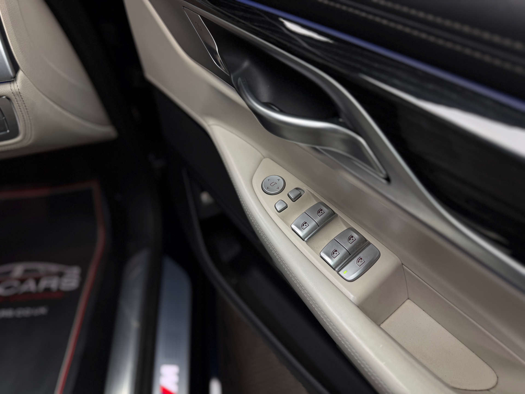 BMW 7 Series M Sport Black #62