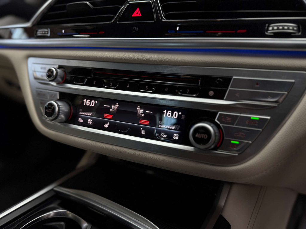 BMW 7 Series M Sport Black #46