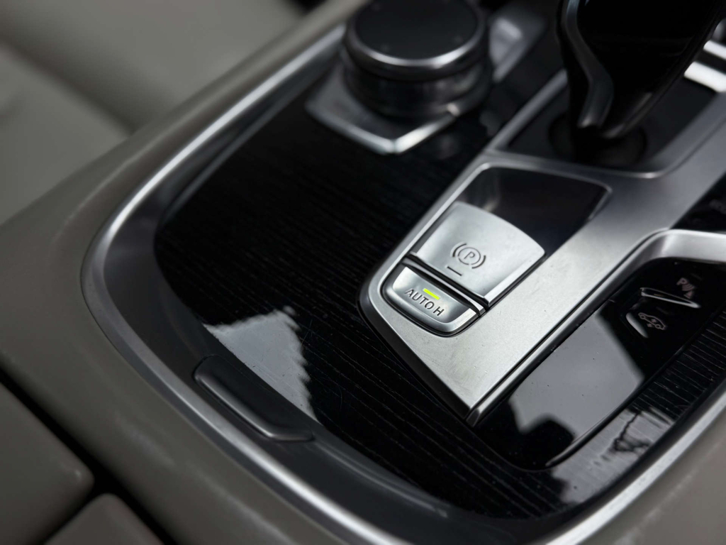 BMW 7 Series M Sport Black #45