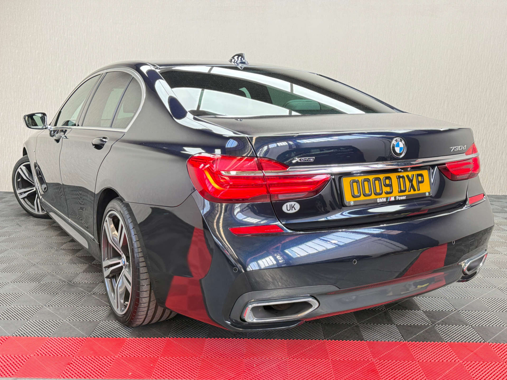 BMW 7 Series M Sport Black #20