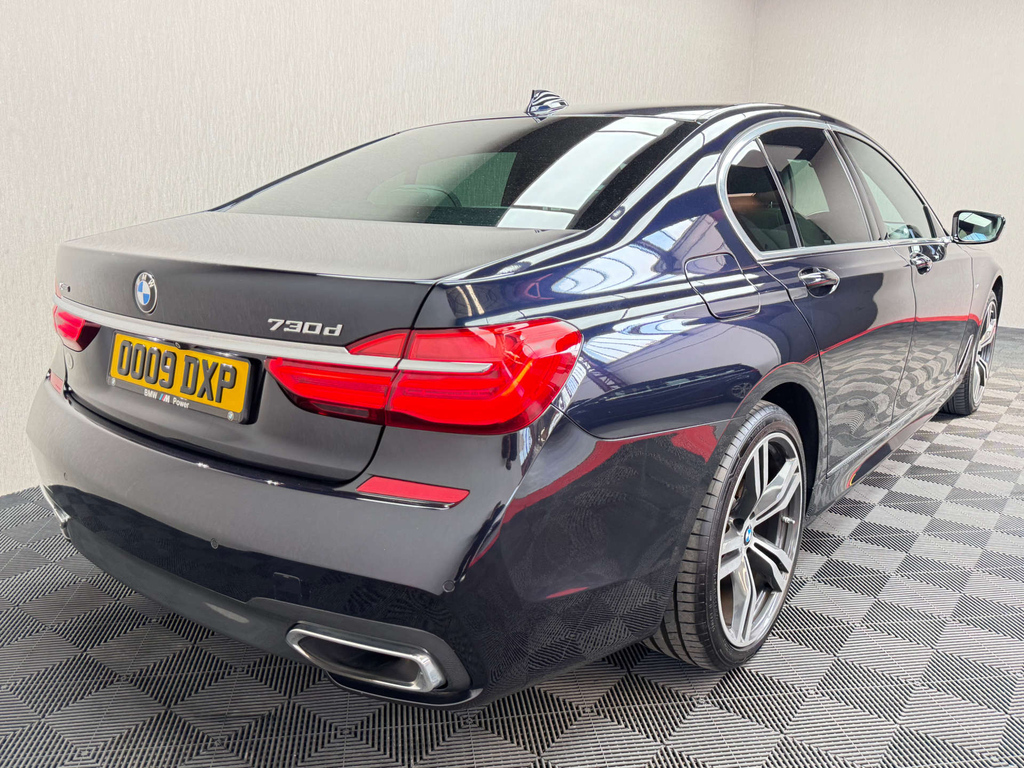 BMW 7 Series M Sport Black #19