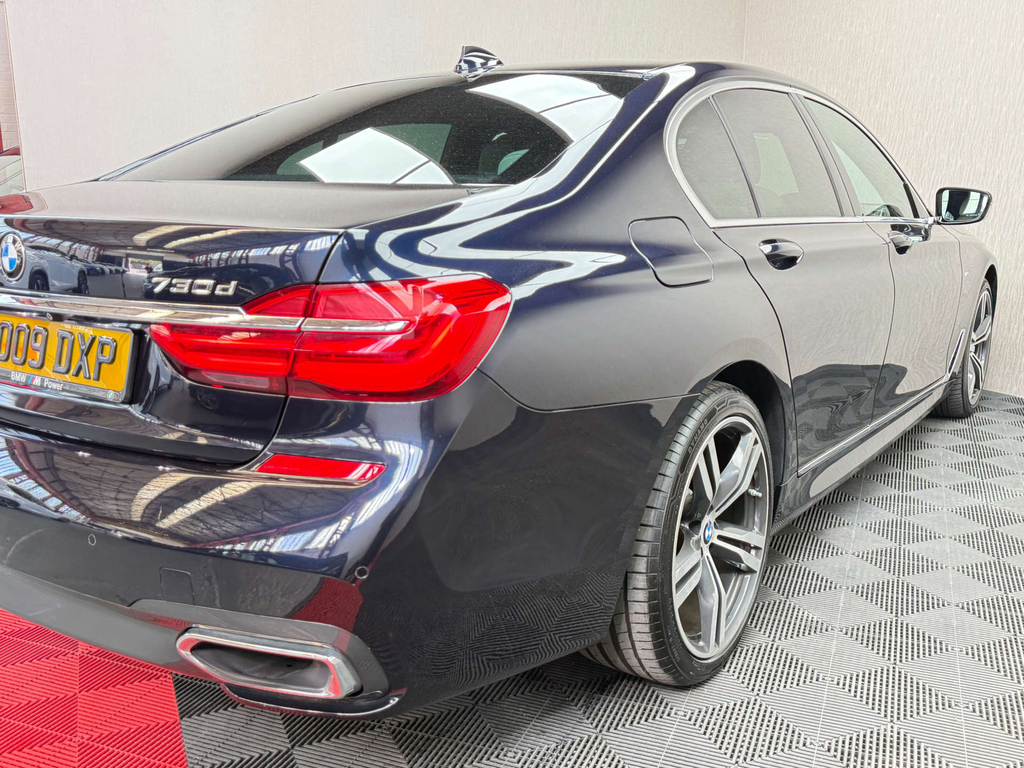 BMW 7 Series M Sport Black #28