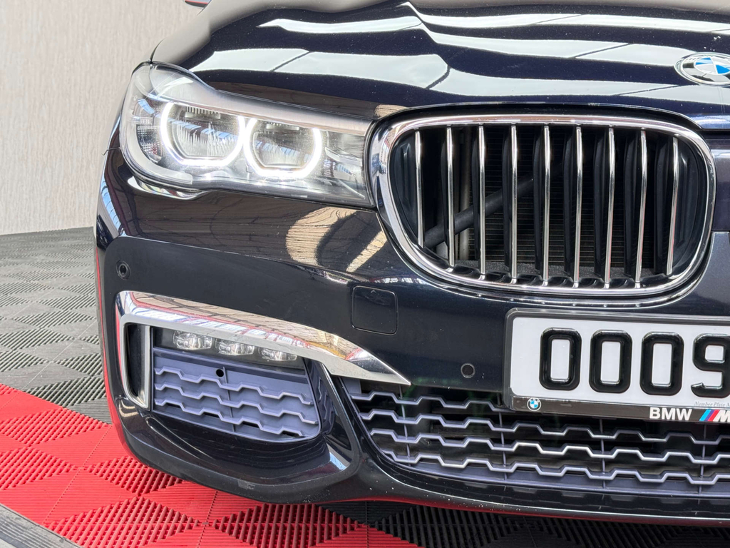 BMW 7 Series M Sport Black #17
