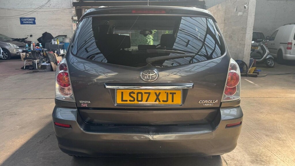 Toyota Corolla Verso 2.2 D-4d T180 Mpv Grey #3