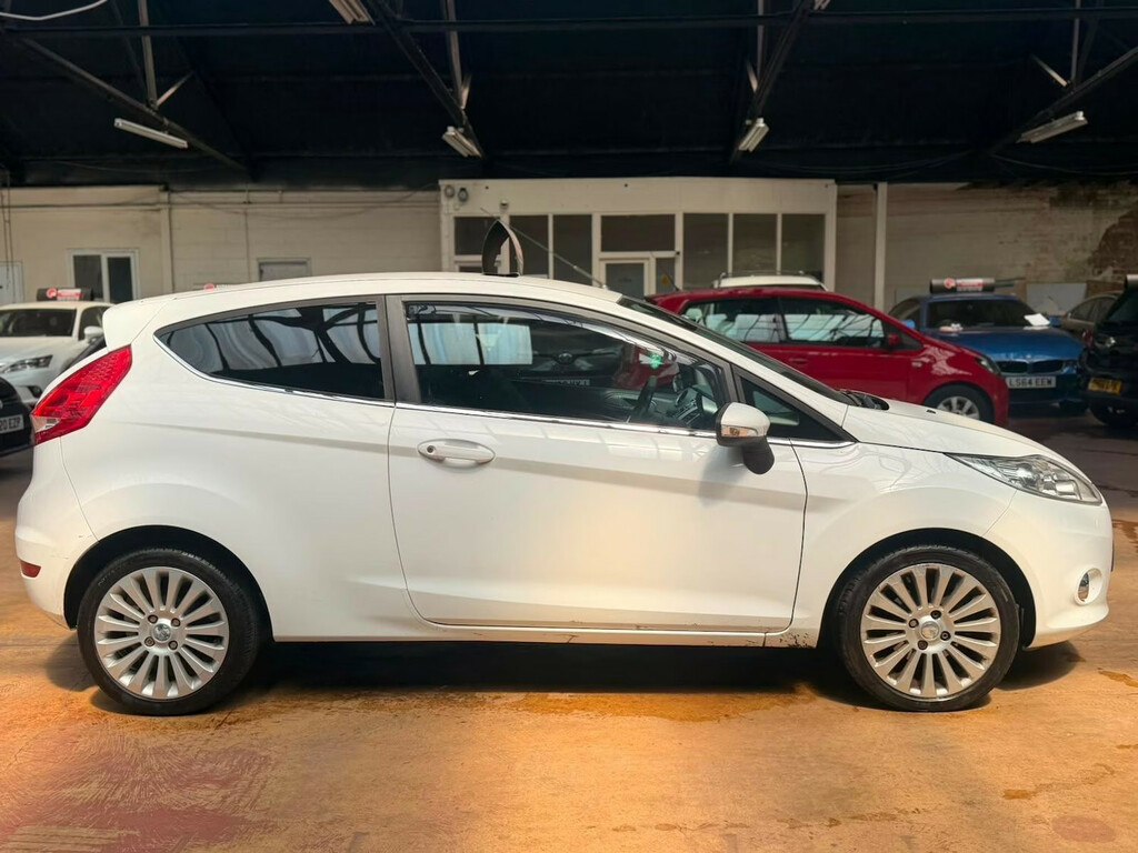 Ford Fiesta 1.4 Titanium Hatchback White #3
