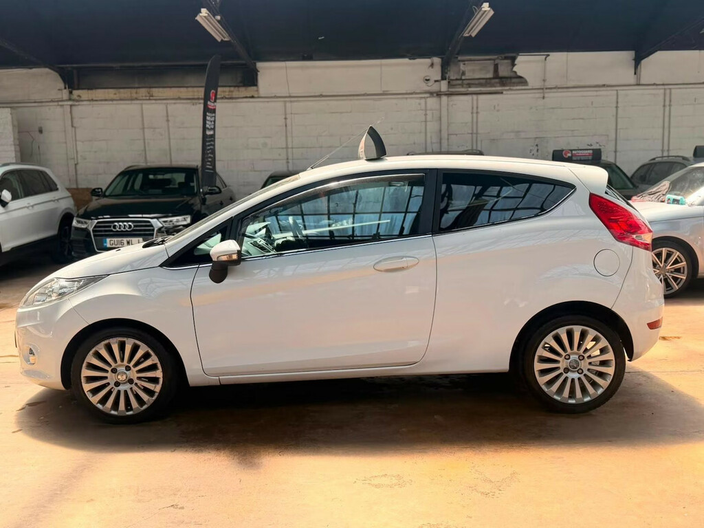 Ford Fiesta 1.4 Titanium Hatchback White #6