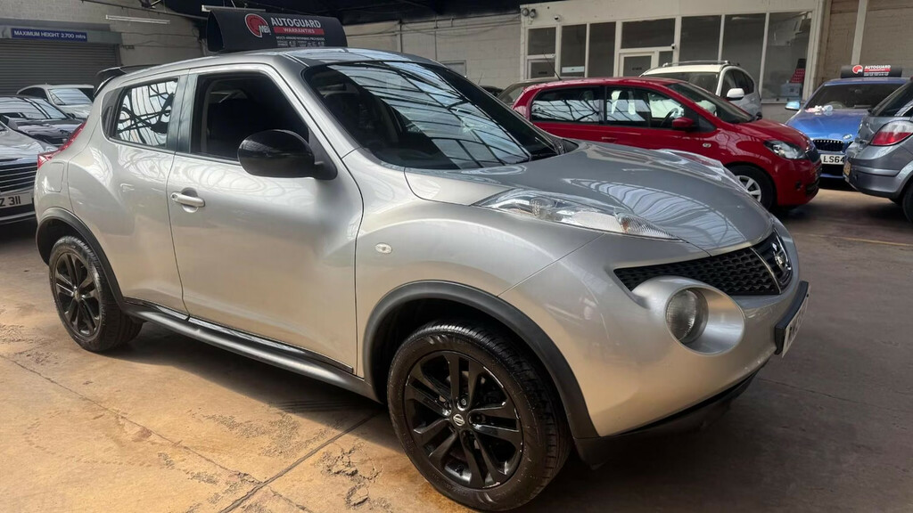 Nissan Juke 1.6 Acenta Premium Pack Hatchback Man Silver