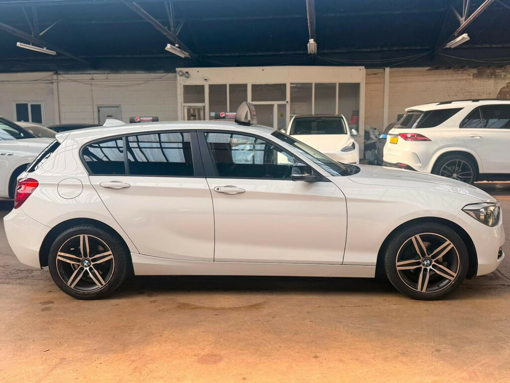 BMW 1 Series 116D Sport Step Hatchback White #4