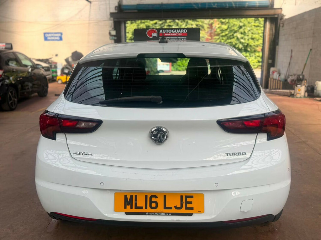 Vauxhall Astra 1.4T 16V 150 Sri Hatchback White #3