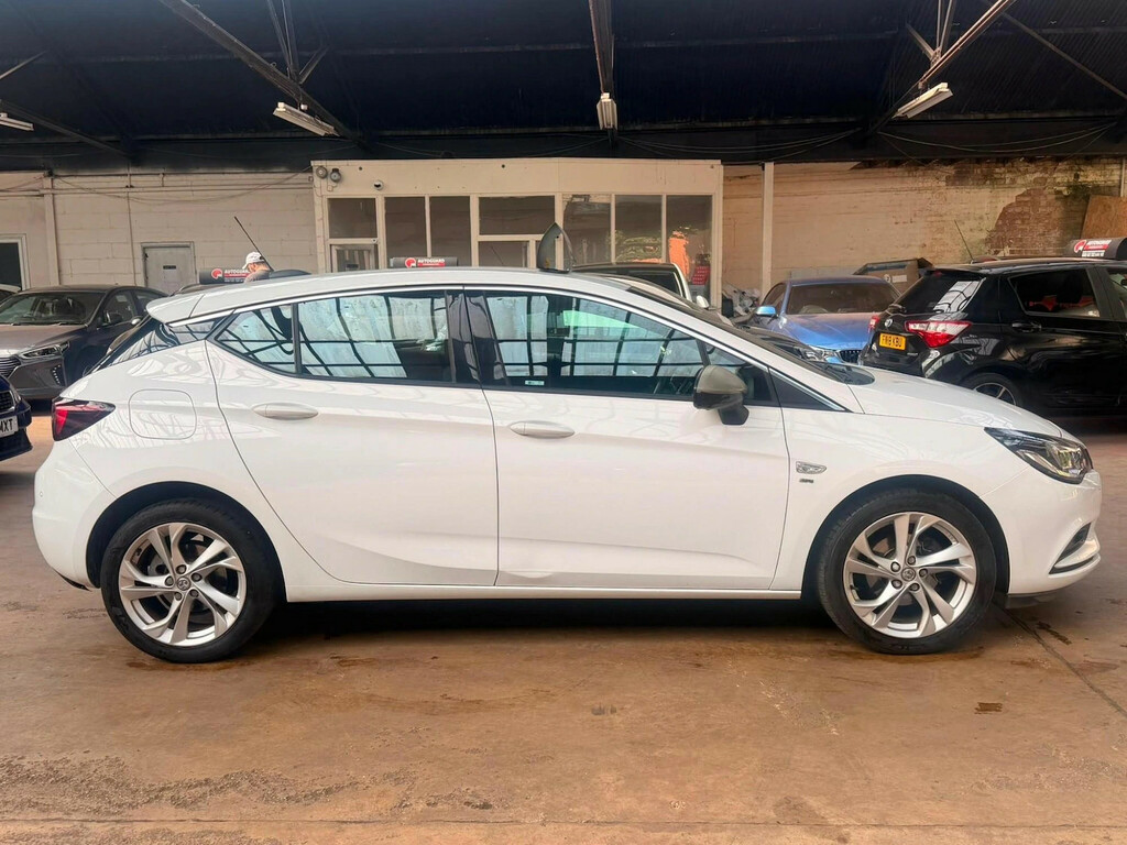 Vauxhall Astra 1.4T 16V 150 Sri Hatchback White #2