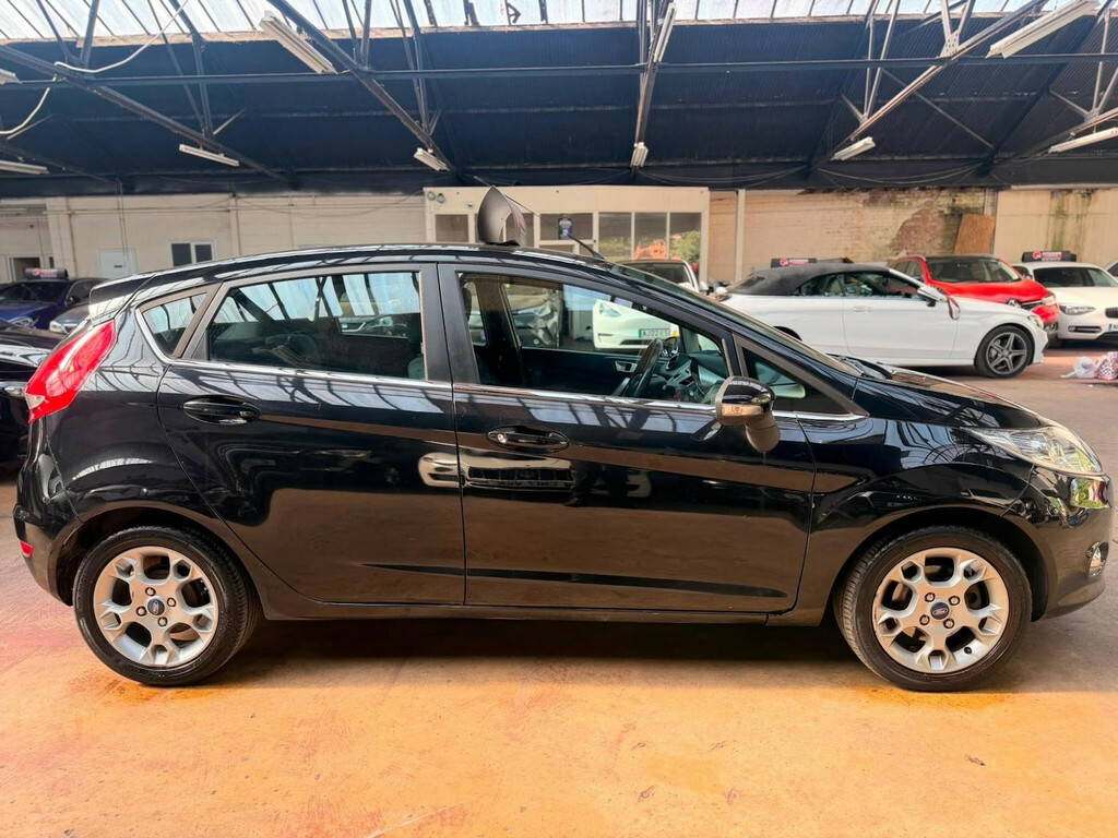 Ford Fiesta 1.25 Zetec 82 Hatchback Black #5