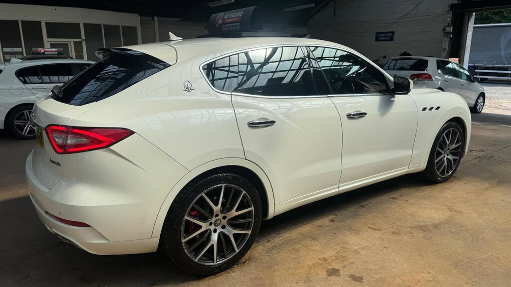 Maserati Levante V6d Suv White #3