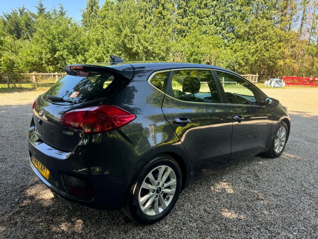 Kia Ceed 1.6 Crdi Isg 3 Dct Red #15