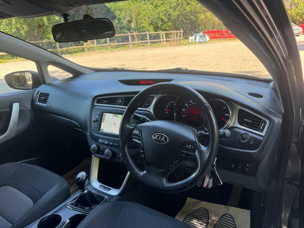 Kia Ceed 1.6 Crdi Isg 3 Dct Red #24