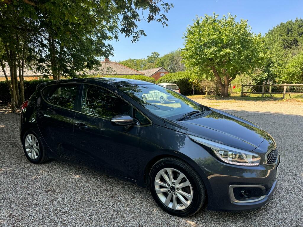Kia Ceed 1.6 Crdi Isg 3 Dct Red #1