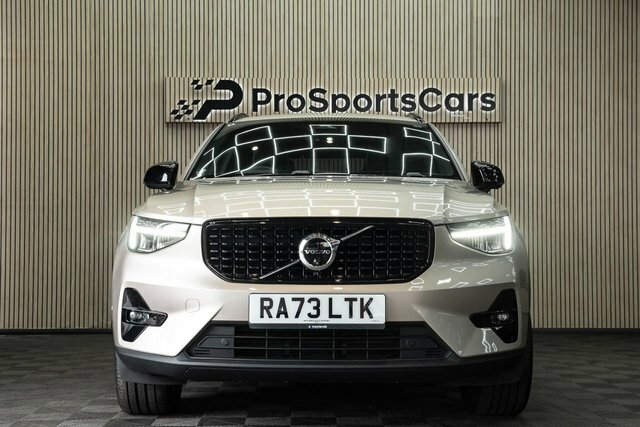 Volvo XC40 2.0 B4 Mhev Plus Dark Suv Hybrid Dct Au RA73LTK Gold #2