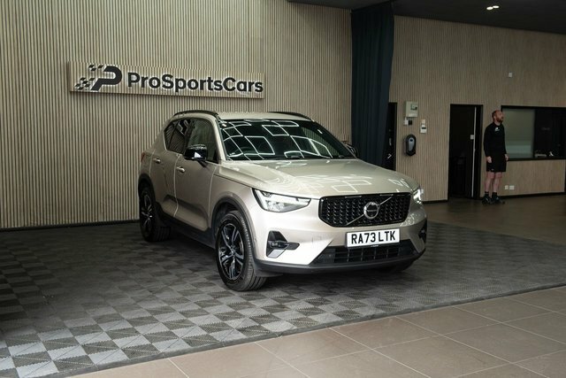Volvo XC40 2.0 B4 Mhev Plus Dark Suv Hybrid Dct Au RA73LTK Gold #6
