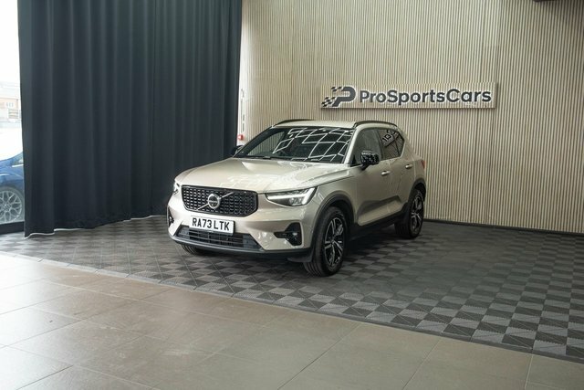 Volvo XC40 2.0 B4 Mhev Plus Dark Suv Hybrid Dct Au RA73LTK Gold #5