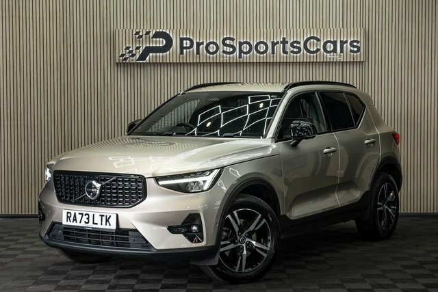 Volvo XC40 2.0 B4 Mhev Plus Dark Suv Hybrid Dct Au Gold