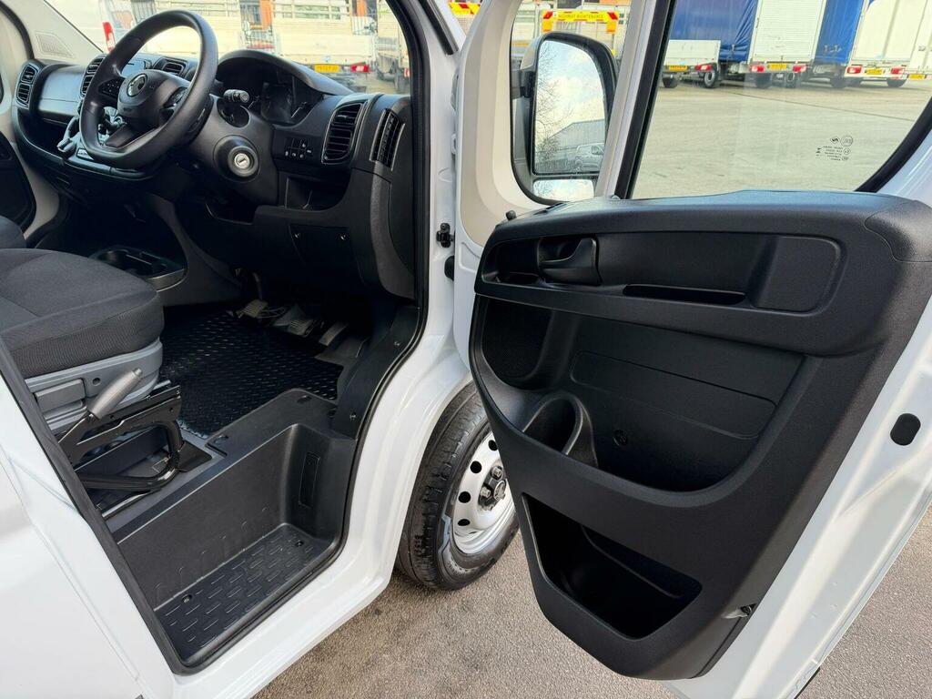 Vauxhall Movano 2.2L Prime White #9