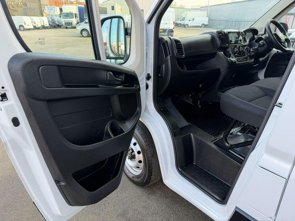 Vauxhall Movano 2.2L Prime White #16