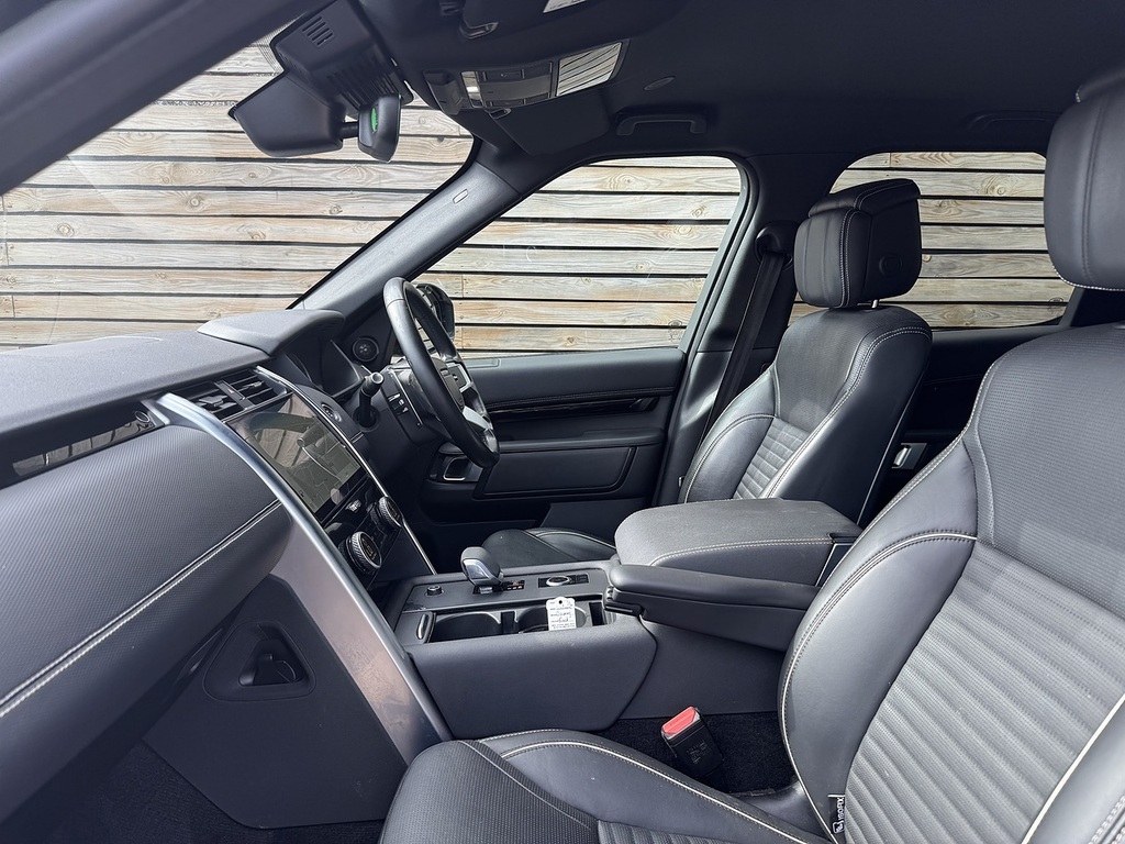 Land Rover Discovery 2017 Black #35