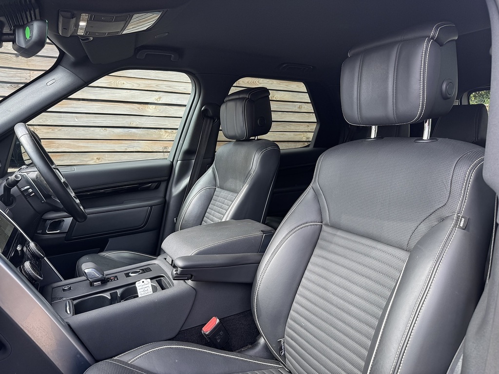 Land Rover Discovery 2017 Black #36